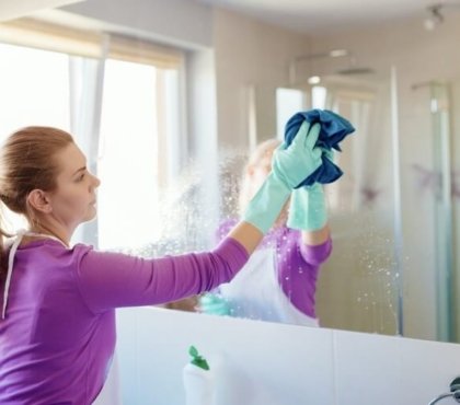 nettoyer un miroir fréquence nettoyage salon entrée salle de bains