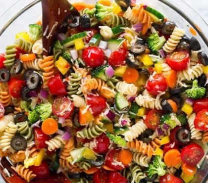 que mettre dans une salade de pates light légumes frais saison olives