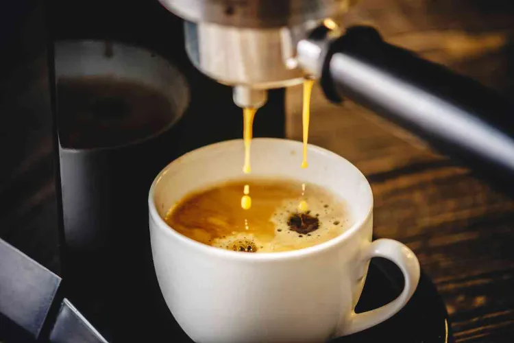 qui est l'inventeur de la machine à café espresso 2022