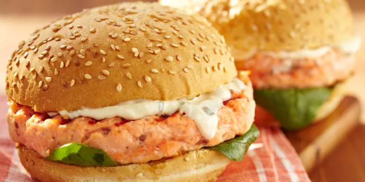 recette de burger au saumon tendance 2022