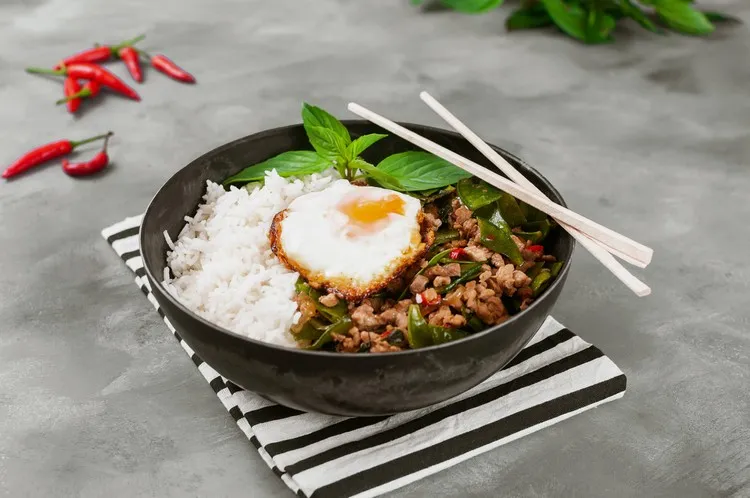 Recipes with fresh basil Thai spicy chicken