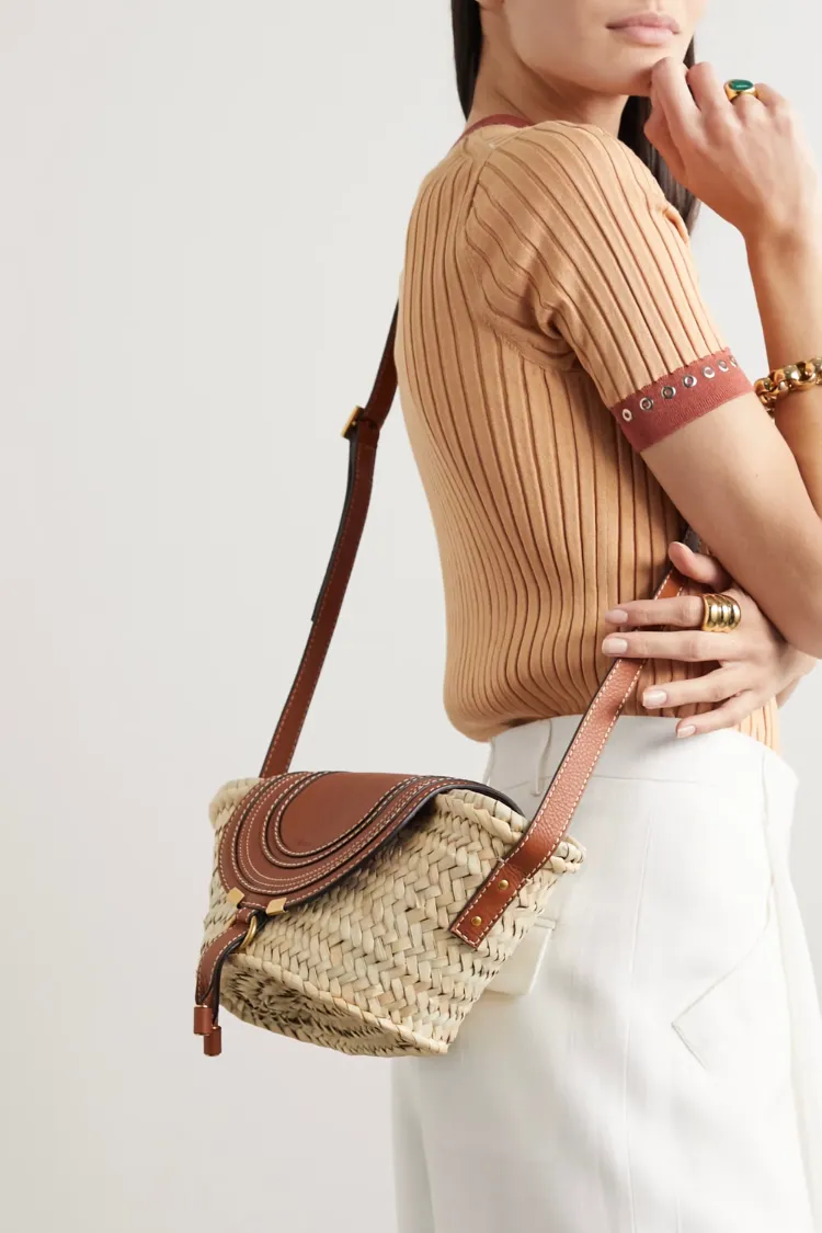 sac de plage panier tressé de luxe chloé en paille osier femme été 2022