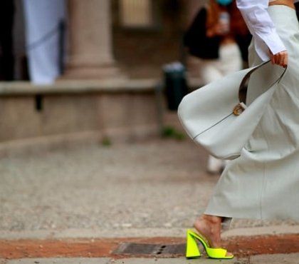 slouch bag avec une jupe longue sacs du printemps-été 2022