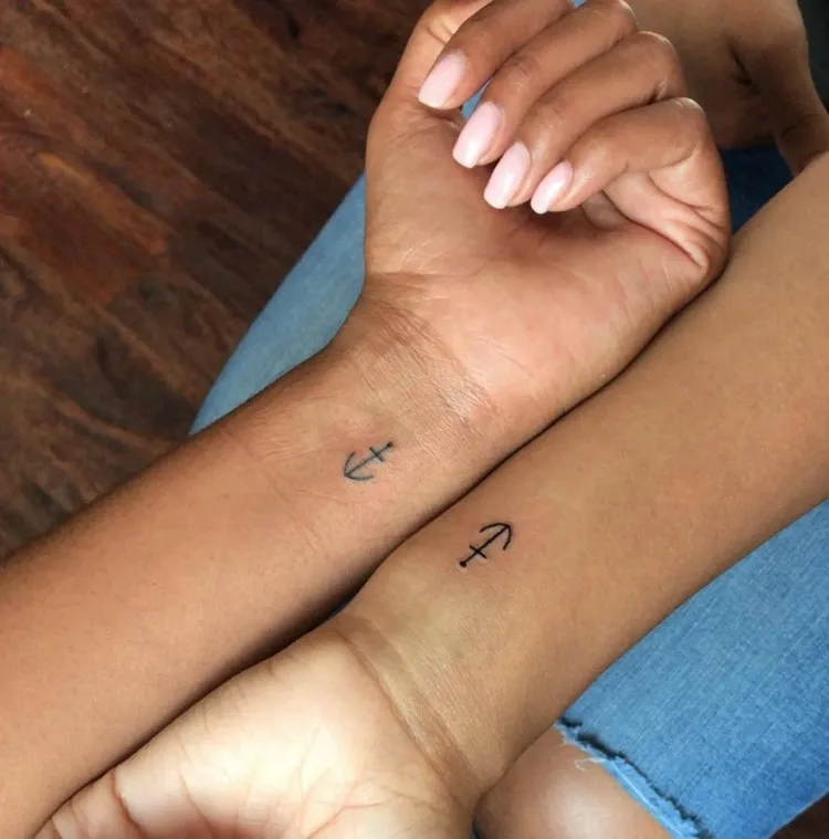tatouage amitié femme ancres tatouages en commun 2022