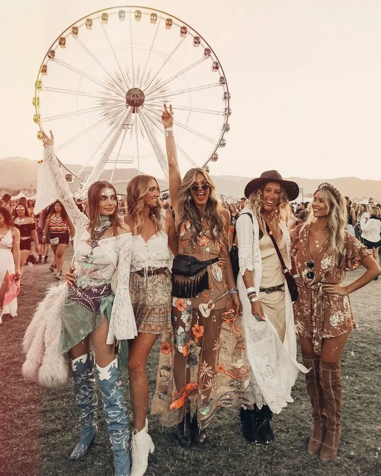 women fashion trend summer 2022 bohemian chic style ode Coachella outfit ideas