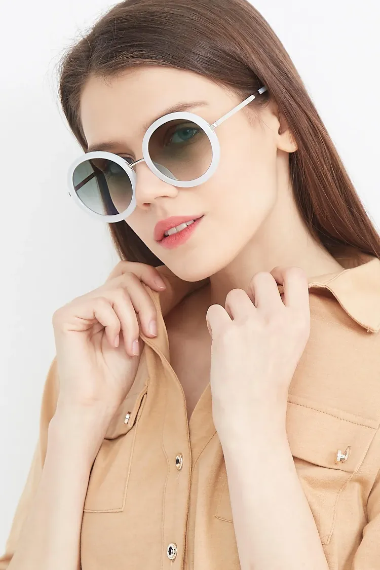 tendances lunettes de soleil femmes 2022 montures couleurs formes