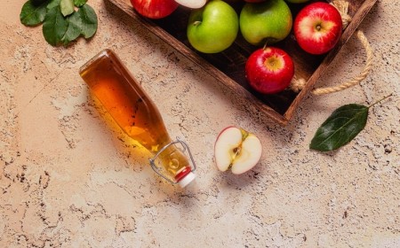 comment utiliser vinaigre de cidre pour le visage vertus pour la peau grasse remède contre l'acné