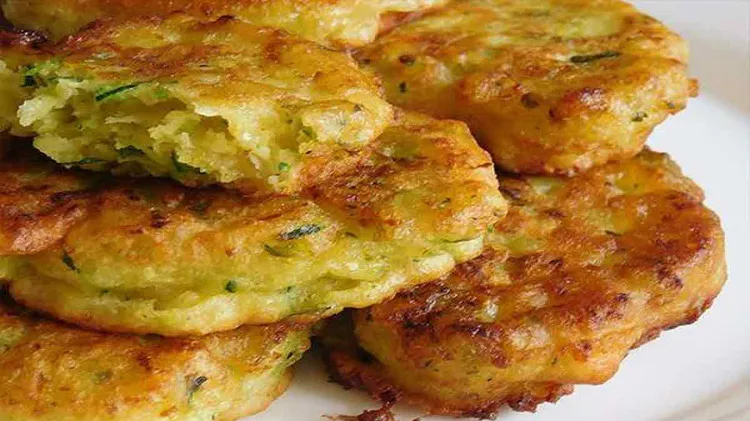 Préparer des beignets de courgettes