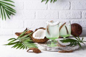 eau de coco danger grossesse femme enceinte allaitement précautions à prendre hypertension maladies rénales