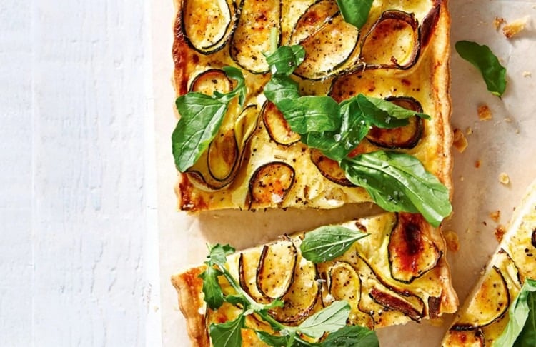 A light zucchini pie, an easy and quick summertime recipe