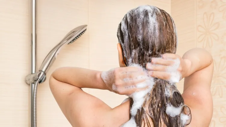 laver les cheveux texture combien fois lavage crinière saine poil solide