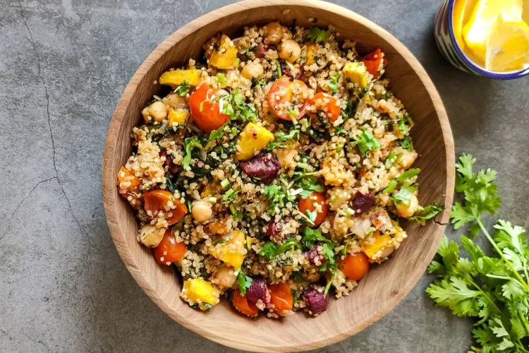 que manger le soir pour maigrir salade quinoa légumes persil