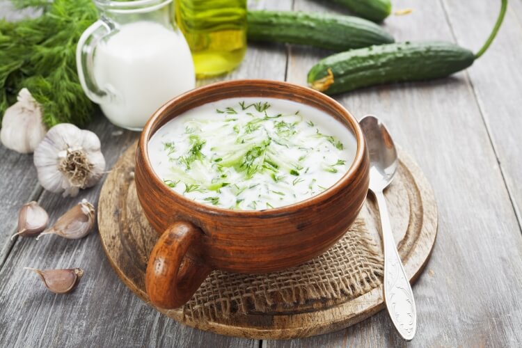 recettes légumes été concombres yaourt bulgare ail fenouil tarator soupe froide