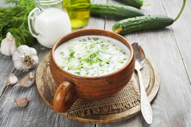 summer vegetable recipes cucumbers Bulgarian yogurt garlic dill tarator cold soup