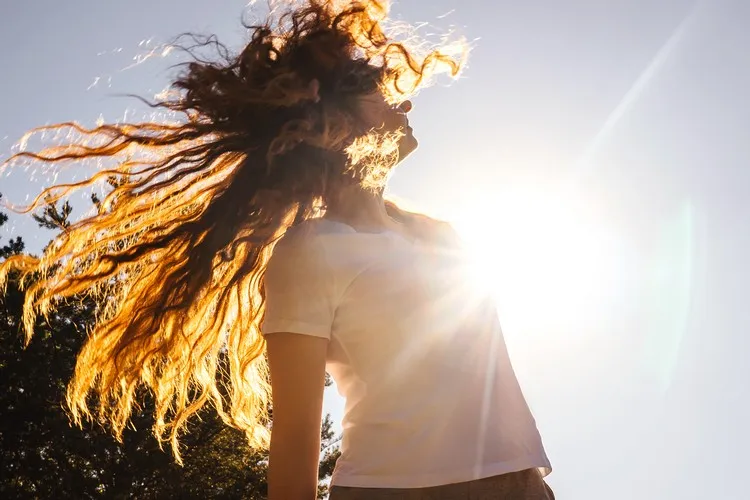 spray protecteur soleil cheveux huile essentielle de lavande protéger les cheveux des rayons UV