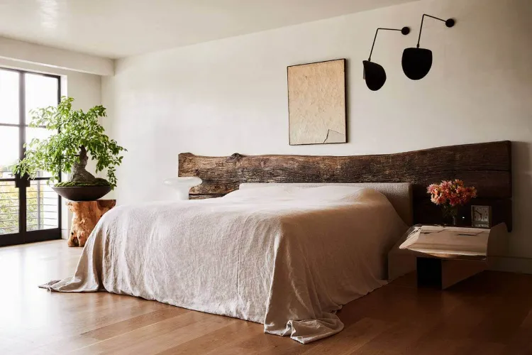 top tendances décoration intérieur 2022 tete lit bois brut chambre adulte