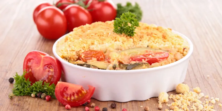 Tomato crumble with mozzarella recipe summer 2022