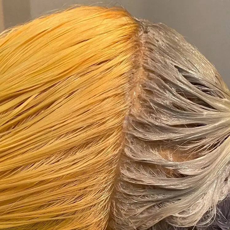 Pourquoi les cheveux blonds jaunissent