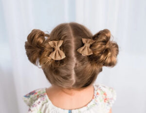 coiffure petite fille mariage cheveux longs