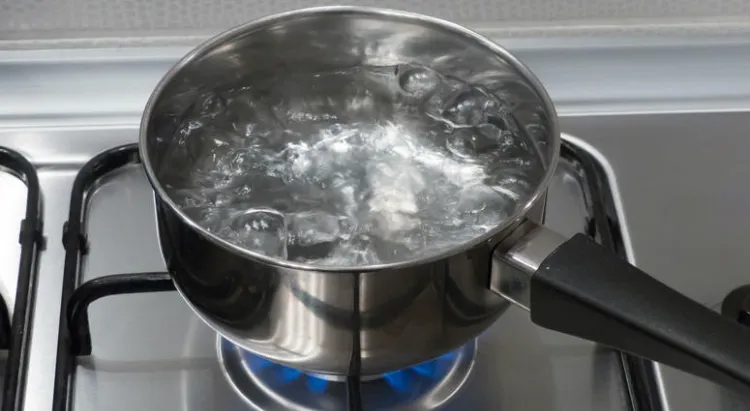 comment enlever mauvaises odeurs canalisations eau bouillante sans produits chimiques