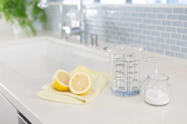 comment enlever mauvaises odeurs canalisations produits ménagers courants jus citron