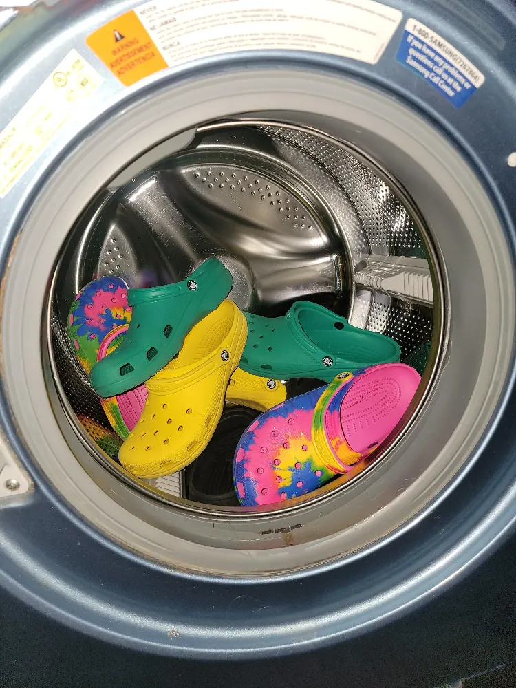 comment laver des crocs en machine ou lave vaisselle