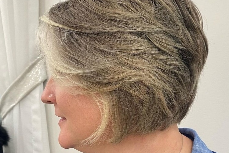 Coupe de cheveux très court femme 60 ans : Nos idées canon pour adopter