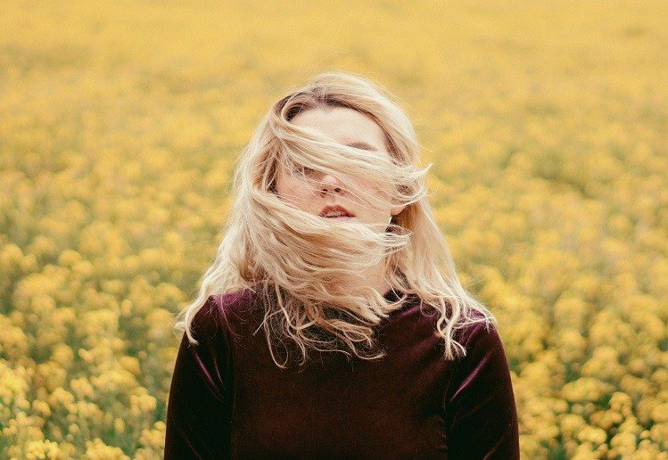 déjaunir les cheveux blonds