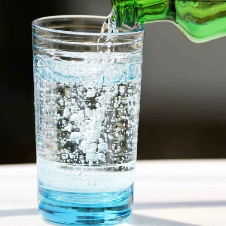 eau gazeuse fait elle grossir consommation comporte risques santé bienfaits