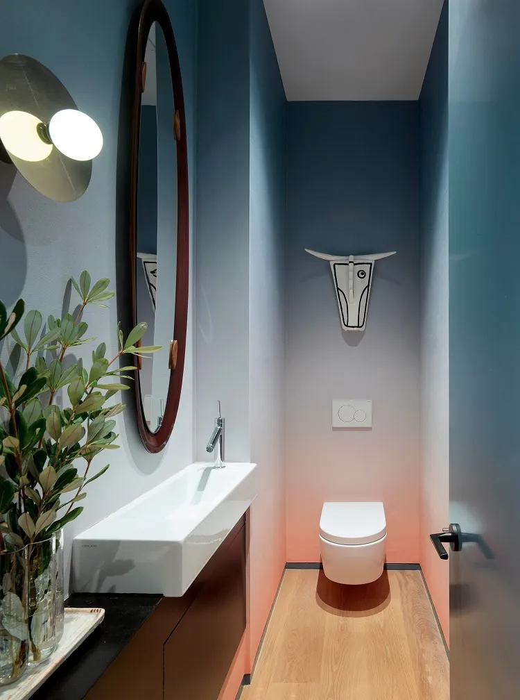 idées déco mur toilettes originales automne 2022 revetement mural mur bicolore wc
