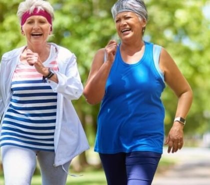 perdre du poids après 60 ans avoir vie sociale partage émotions positives