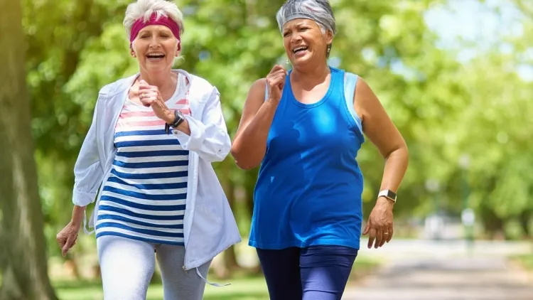 perdre du poids après 60 ans avoir vie sociale partage émotions positives