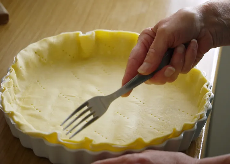 recette tarte figue pate feuilletée base moule fourchette
