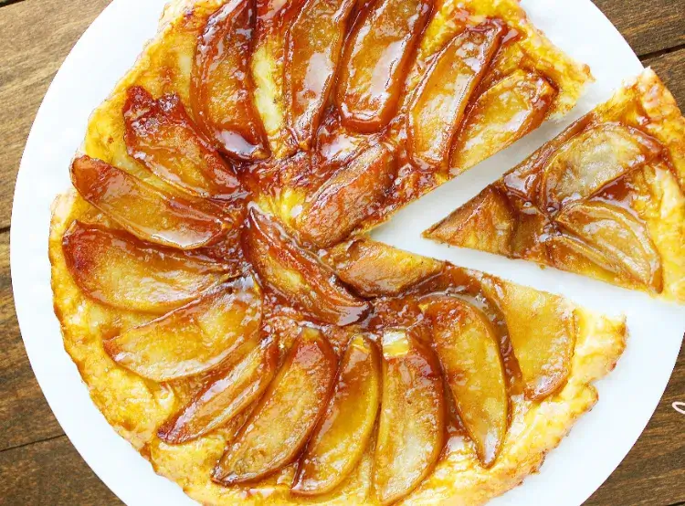What do you do with puff pastry to sweeten an apple-pear tart tart