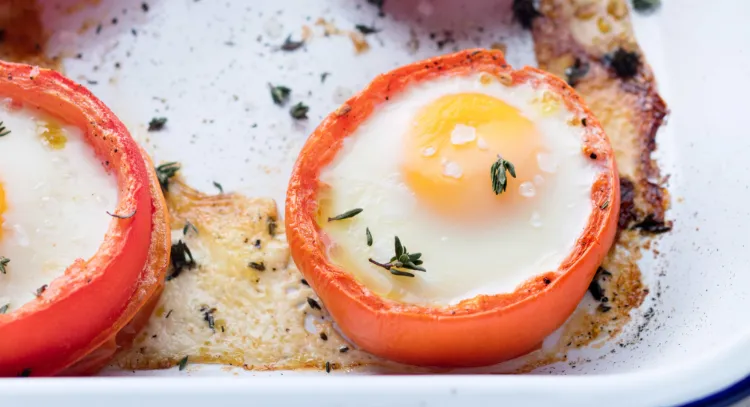 egg stuffed tomato recipe quick easy idea healthy lunch