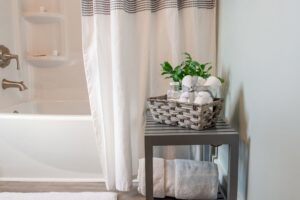 Comment nettoyer un rideau de douche en tissu moisi