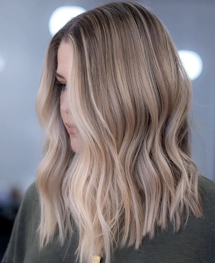 balayage tendance automne 2022 couleur cheveux chatain clair babylights meches blondes