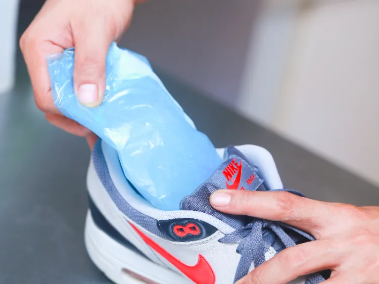 comment élargir chaussures de sport astuces assouplir agrandir sac eau