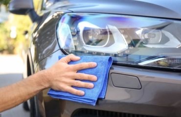 comment nettoyer les phares de voiture facilement