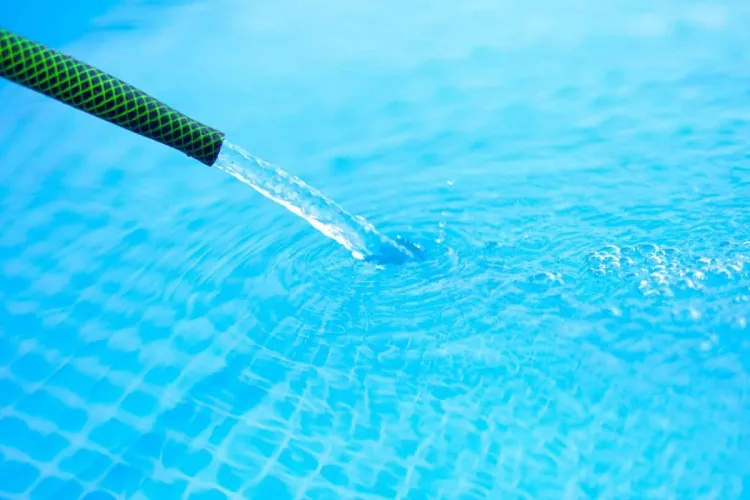 comment vidanger une piscine hors sol remplir vite après nettoyage mettre clôture bâche