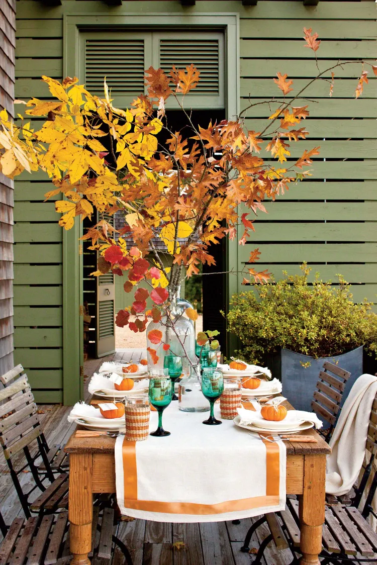autumn decor outdoor table 2022