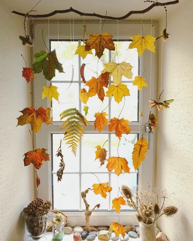 décoration d'automne avec des feuilles