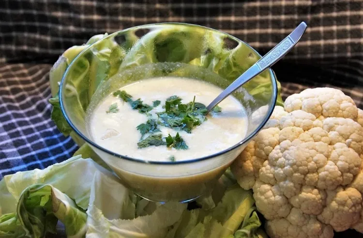 cauliflower leaves soup