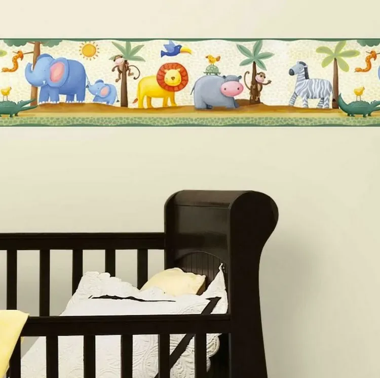 idée chambre bébé frise murale jungle déco colorée