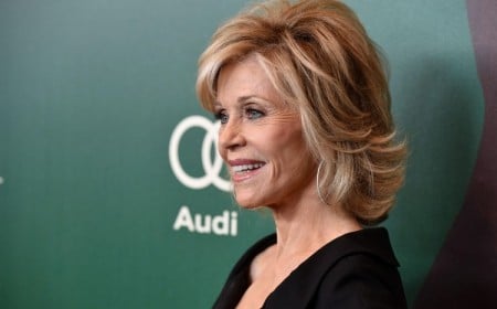 quelle couleur de cheveux choisir après 60 ans coiffure femme 60 ans coloration tendance