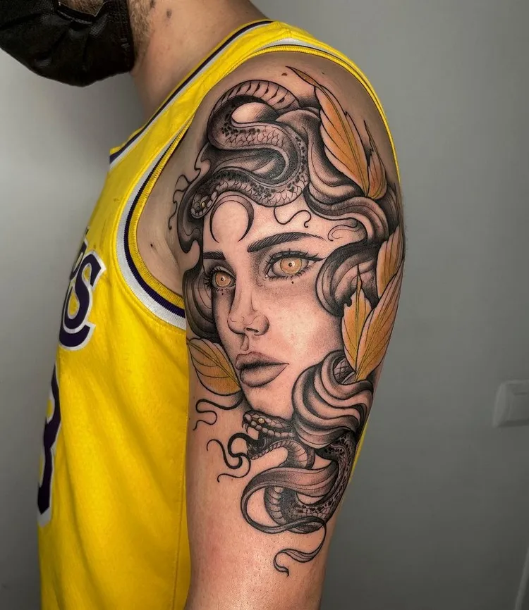tattoo medusa signification tatouage homme manchette