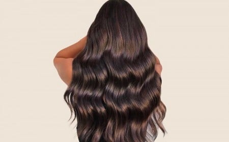 tendance coiffure femme 2022 comment passer du chatain foncé à chatain clair