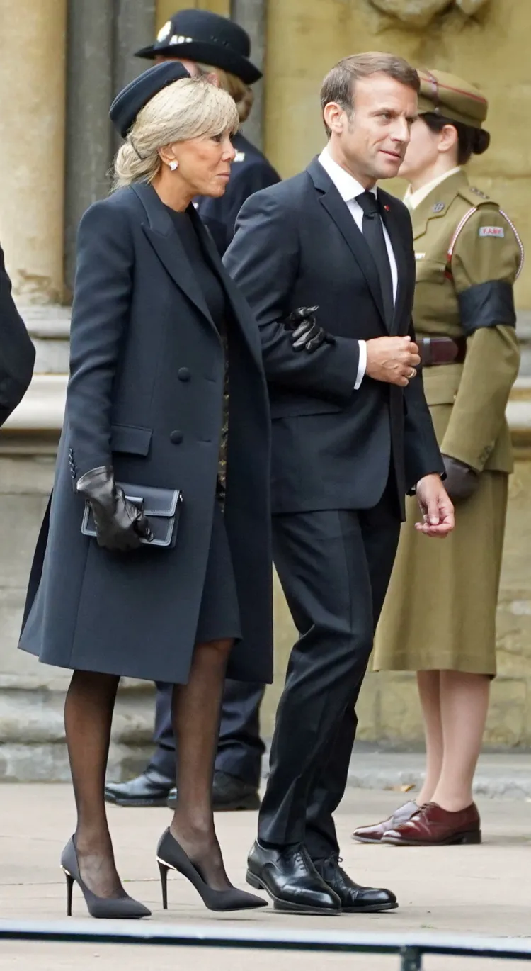 vestit de brigitte macron emanuelle macron president estil francès elizabeth funeral londres 2022