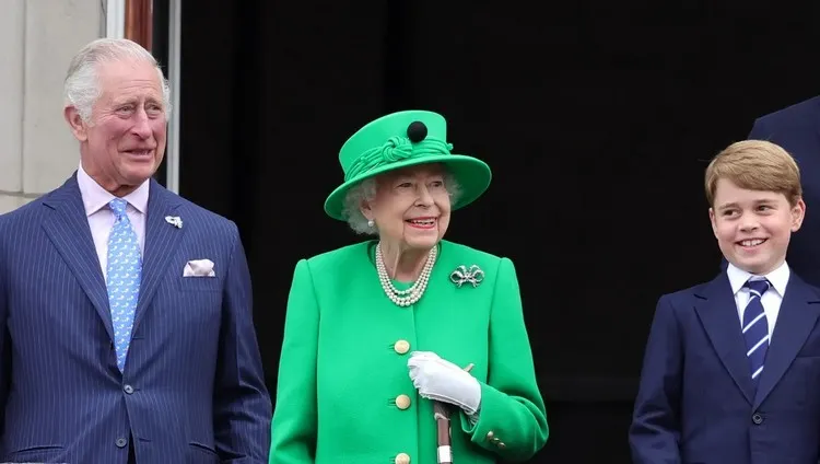 tenue reine elizabeth jubilé manteau vert vif