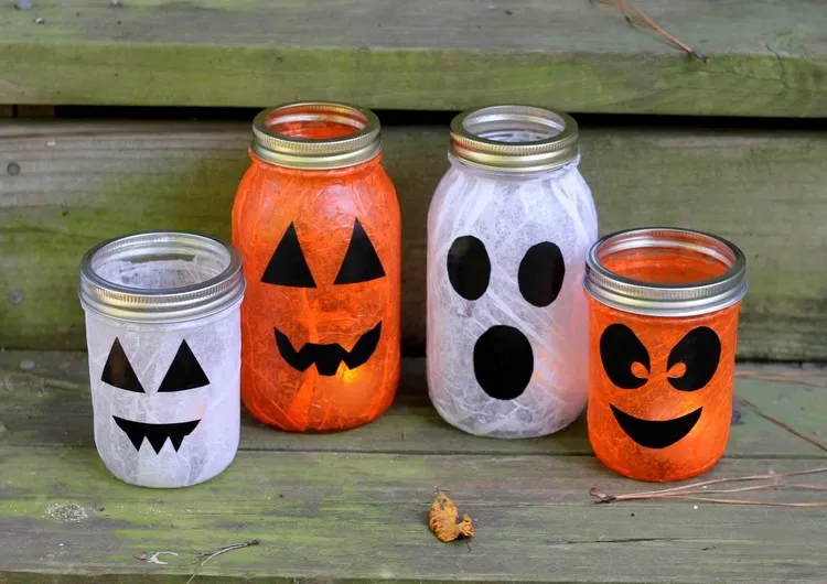 bricolage Halloween 2022 tuto halloween facile pour enfants peindre des bocaux en citrouilles